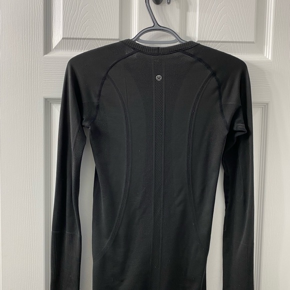 Lululemon. Long sleeve size 4. - Picture 2 of 2